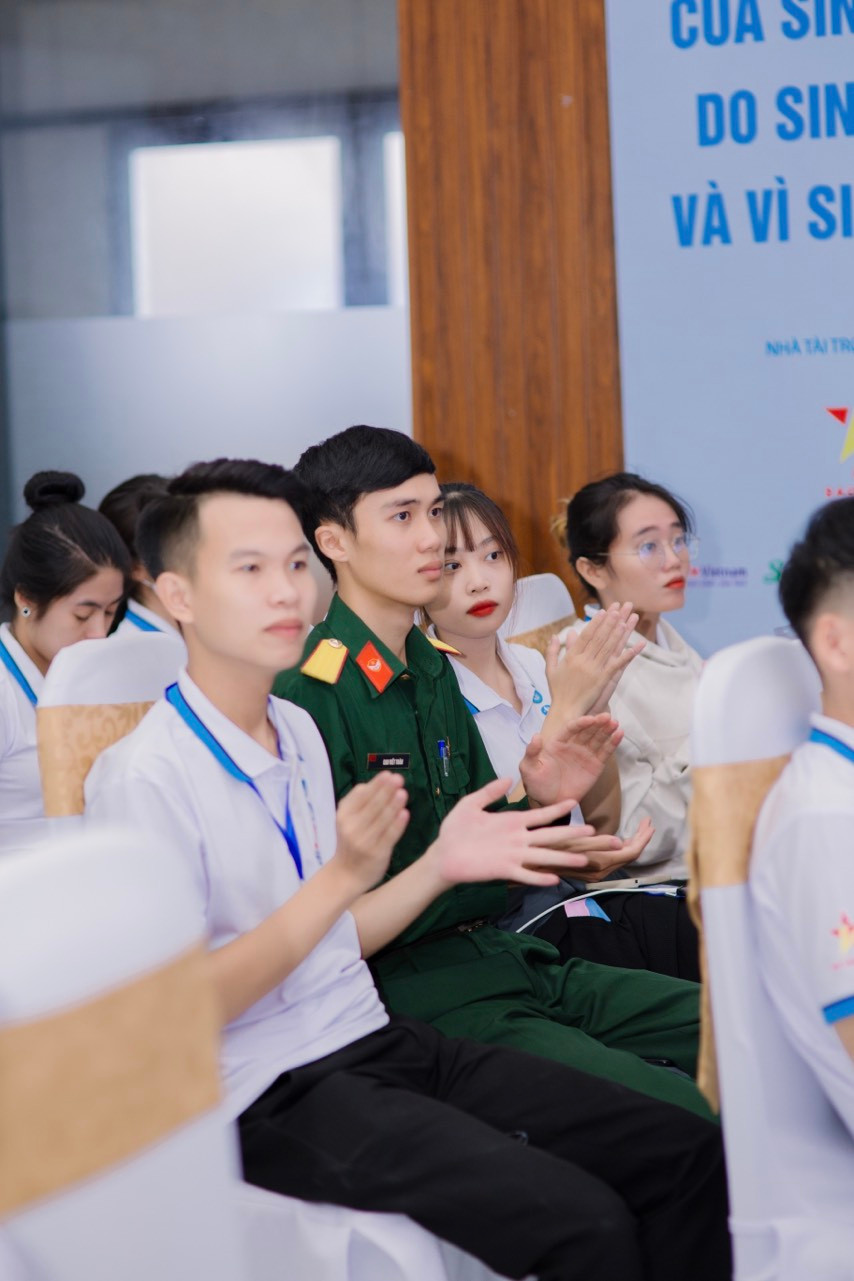 Viết Toàn tham dự Đại hội Hội Sinh viên tỉnh Nghệ An.