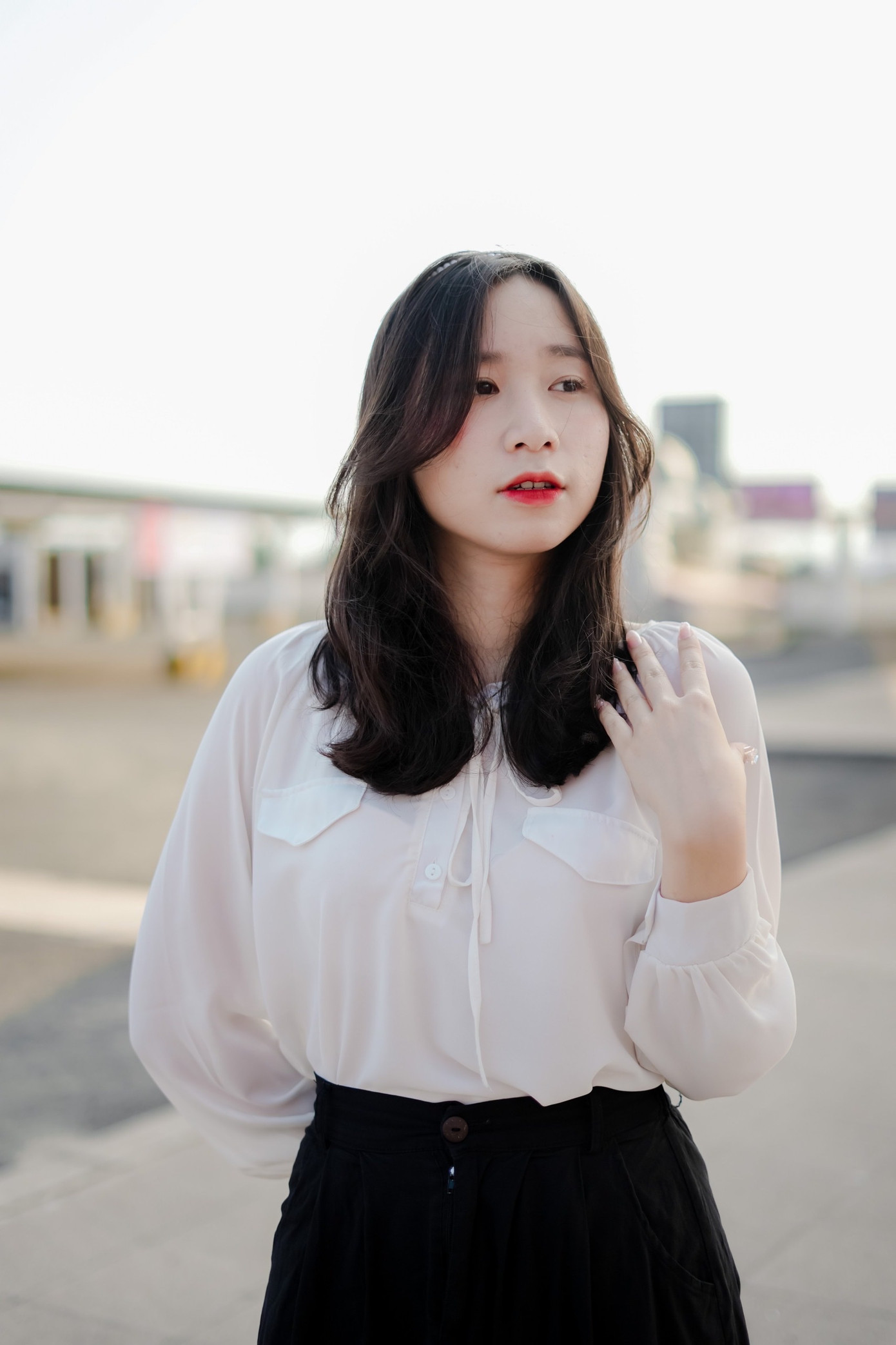 Lê Thị Huyền Trang (sinh năm 2001) là sinh viên năm 4 của Trường Đại học Đồng Nai. Lê Thị Huyền Trang (sinh năm 2001) là sinh viên năm 4 của Trường Đại học Đồng Nai.