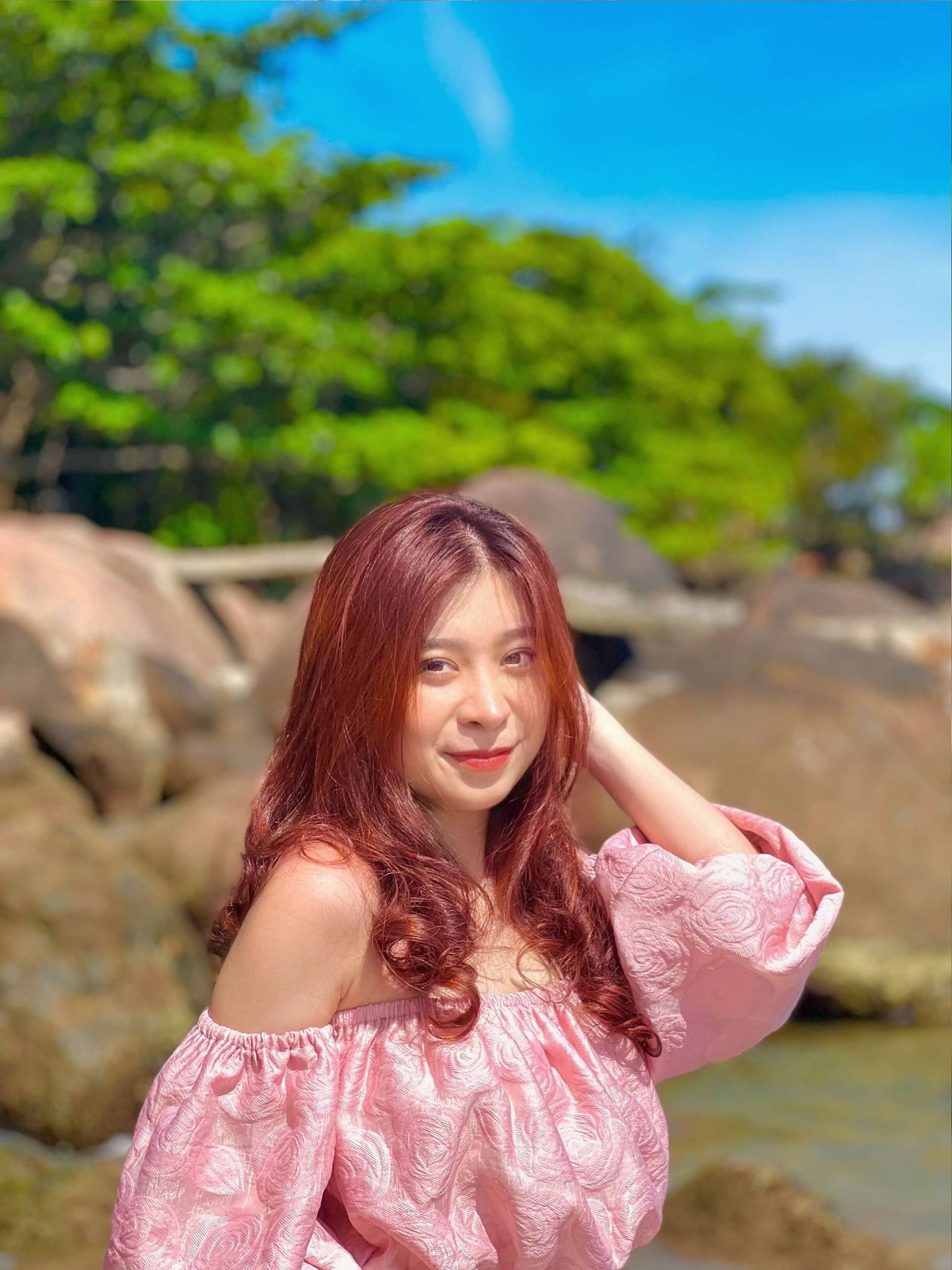 Minh Anh (sinh năm 2003) là sinh viên năm nhất chuyên ngành Kinh doanh quốc tế tại Hungary theo diện học bổng Hiệp định. Minh Anh (sinh năm 2003) là sinh viên năm nhất chuyên ngành Kinh doanh quốc tế tại Hungary theo diện học bổng Hiệp định.