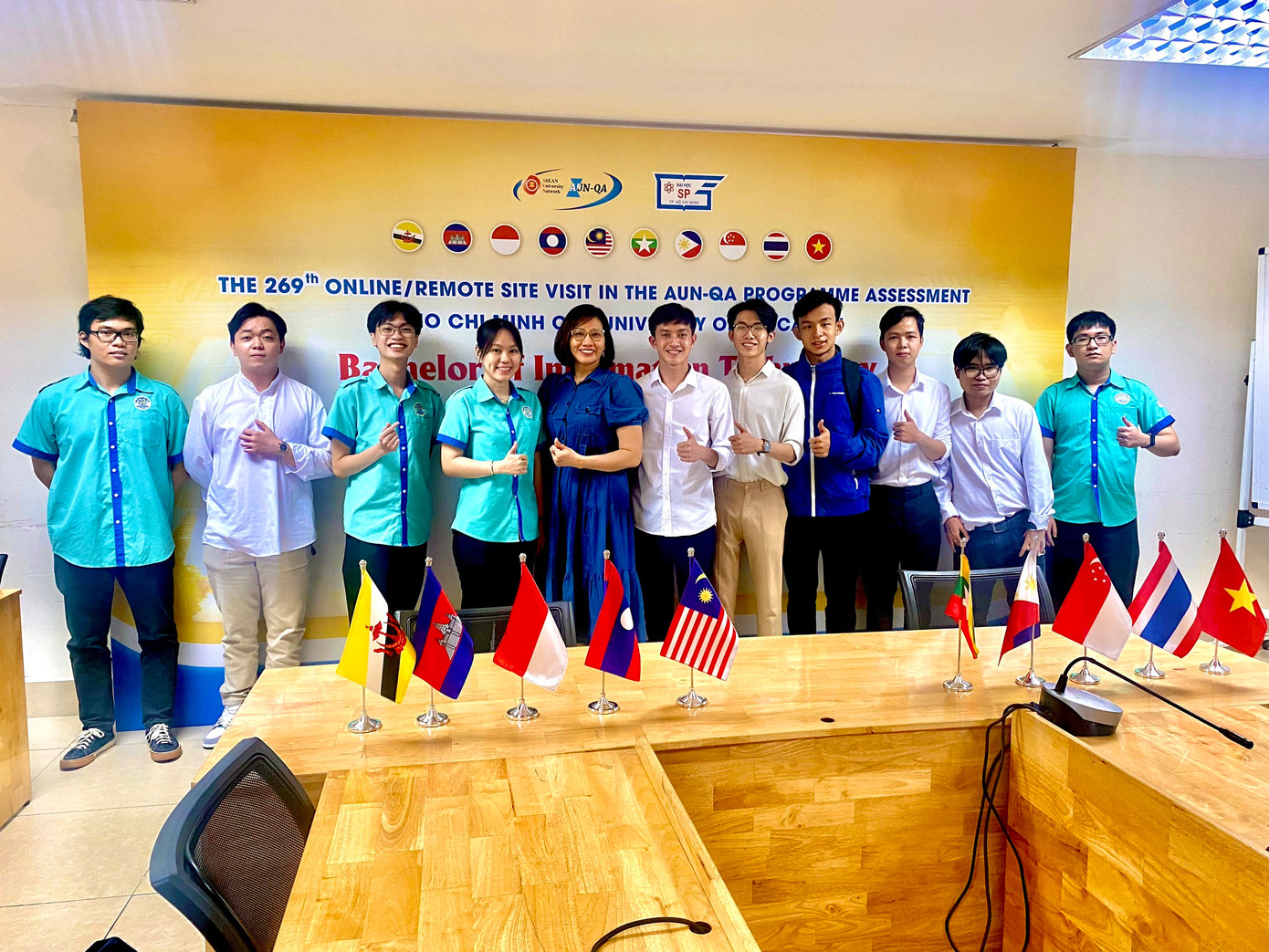 Tham gia phỏng vấn chương trình kiểm định chất lượng AUN-QA của Khoa Công nghệ Thông tin. Tham gia phỏng vấn chương trình kiểm định chất lượng AUN-QA của Khoa Công nghệ Thông tin.