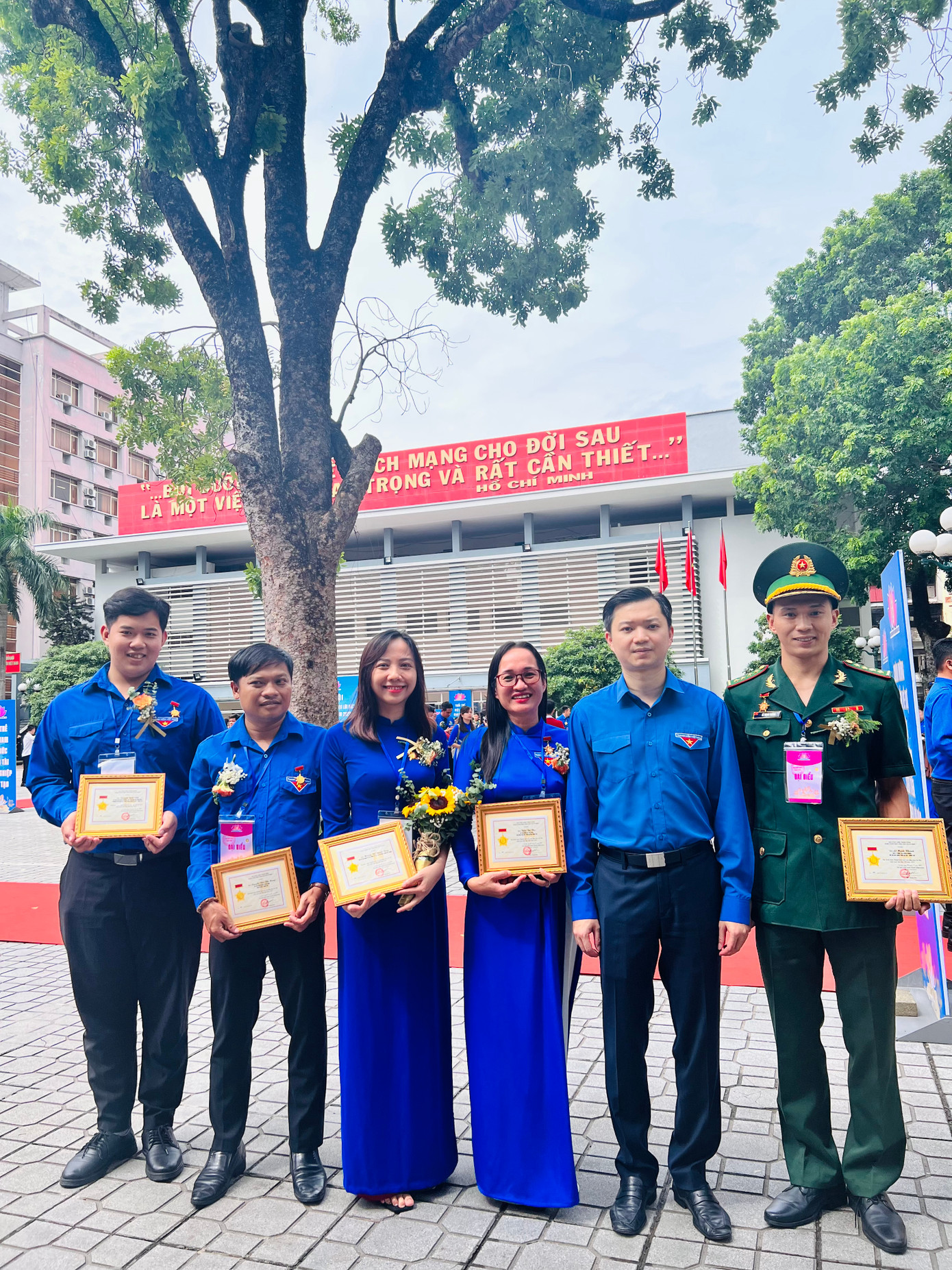 Quốc Việt là 1 trong 420 gương mặt được tuyên dương là “Thanh niên tiên tiến làm theo lời Bác toàn quốc” năm 2023. Quốc Việt là 1 trong 420 gương mặt được tuyên dương là “Thanh niên tiên tiến làm theo lời Bác toàn quốc” năm 2023.