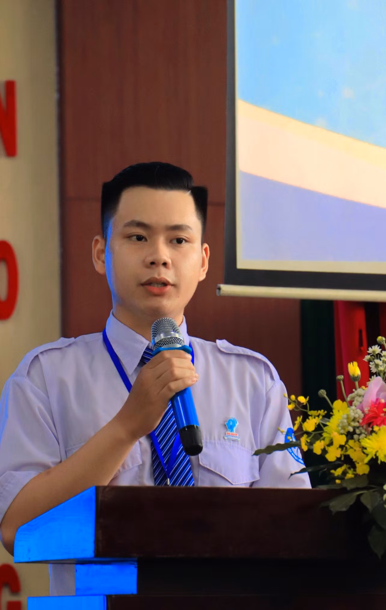 Lâm Võ Hữu Duy- Phó Chủ tịch Hội sinh viên Trường Cao đẳng Lý Tự Trọng TP.HCM. Lâm Võ Hữu Duy- Phó Chủ tịch Hội sinh viên Trường Cao đẳng Lý Tự Trọng TP.HCM.
