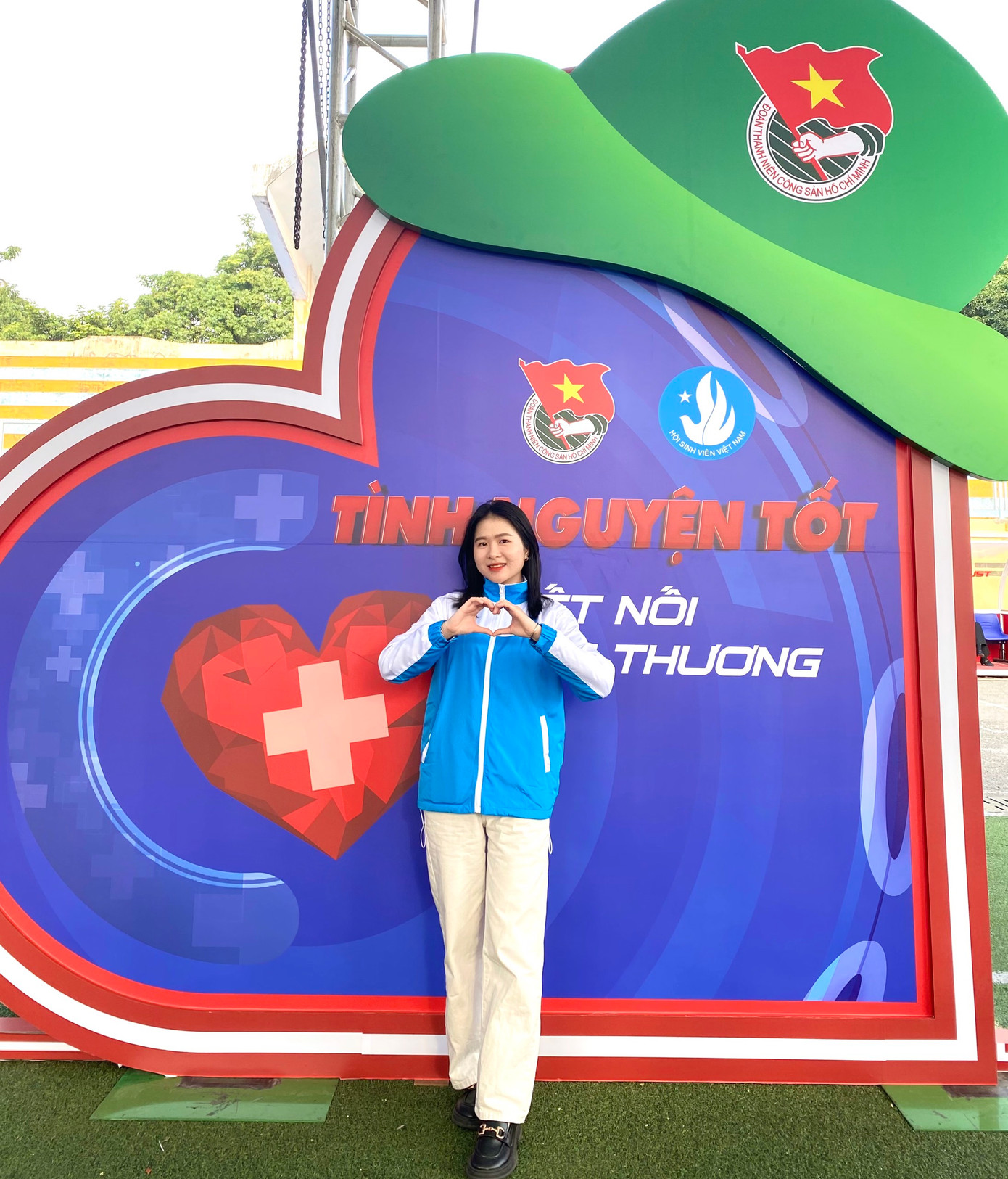 By By tại Lễ Vinh danh giải thưởng “Sao tháng Giêng” và danh hiệu “Sinh viên 5 Tốt” cấp Trung ương tại Hà Nội, tháng 1/2023. By By tại Lễ Vinh danh giải thưởng “Sao tháng Giêng” và danh hiệu “Sinh viên 5 Tốt” cấp Trung ương tại Hà Nội, tháng 1/2023.