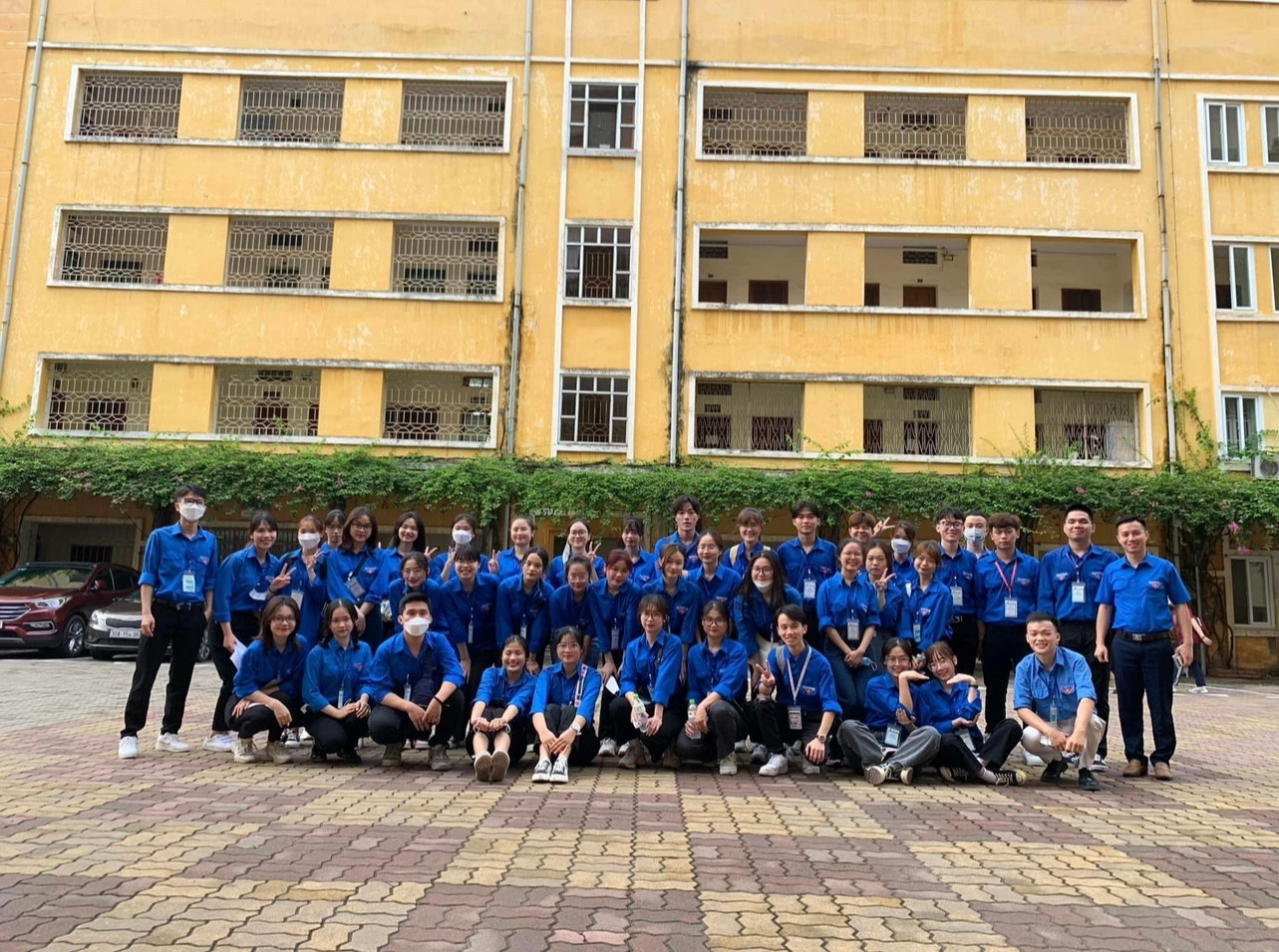 Trở thành một phần của Đội sinh viên tình nguyện Xung kích, Bảo Yến quen được nhiều người bạn mới, cùng mọi người chung tay tạo nên nhiều chương trình ý nghĩa và có ích đối với xã hội. Trở thành một phần của Đội sinh viên tình nguyện Xung kích, Bảo Yến quen được nhiều người bạn mới, cùng mọi người chung tay tạo nên nhiều chương trình ý nghĩa và có ích đối với xã hội.