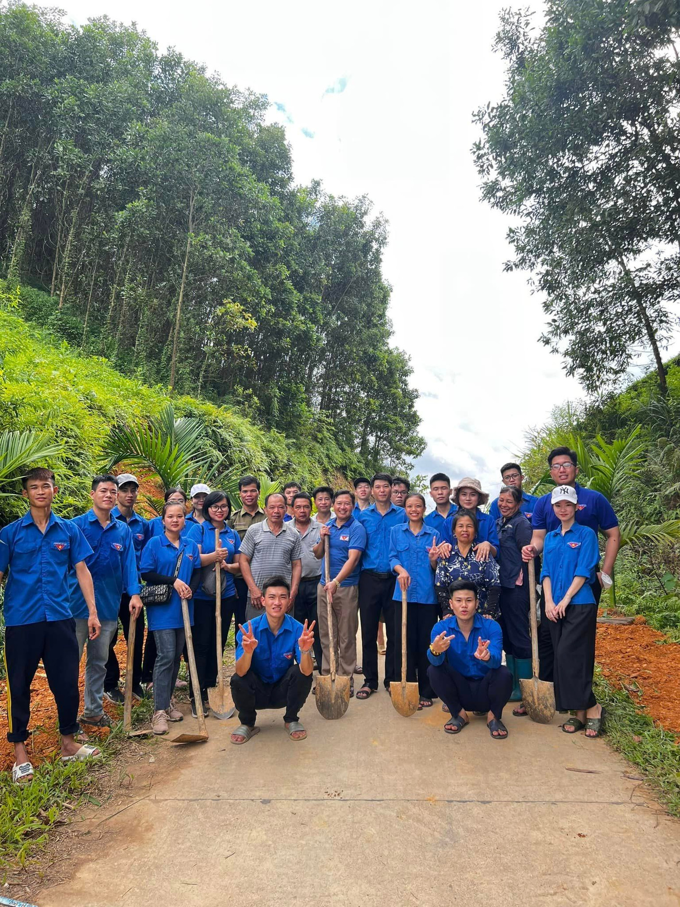 Chàng trai luôn say sưa với các phong trào, hoạt động Đoàn Hội. Chàng trai luôn say sưa với các phong trào, hoạt động Đoàn Hội.