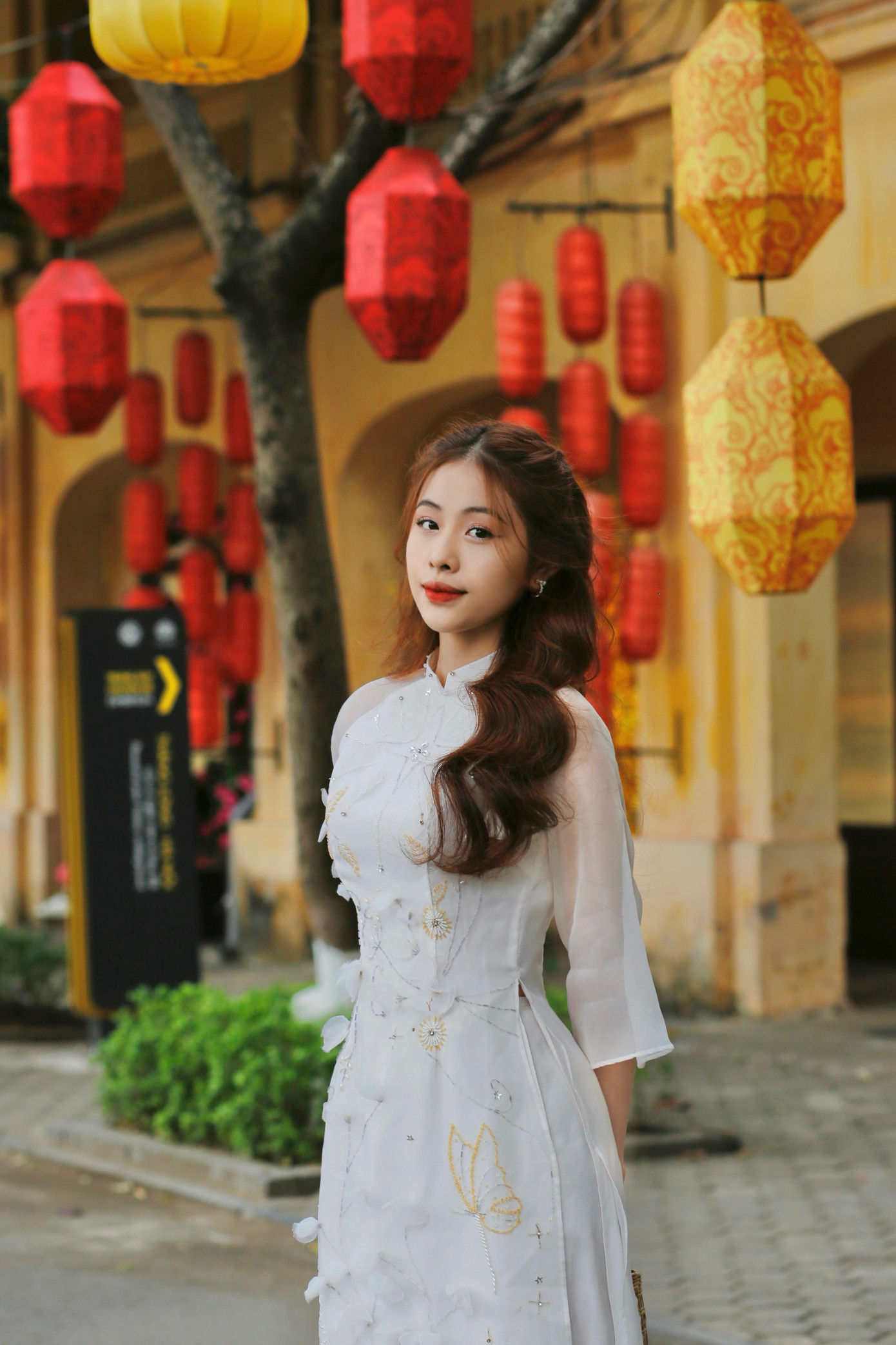 Cô gái nhỏ luôn kiên trì học hỏi để không ngừng hoàn thiện bản thân.