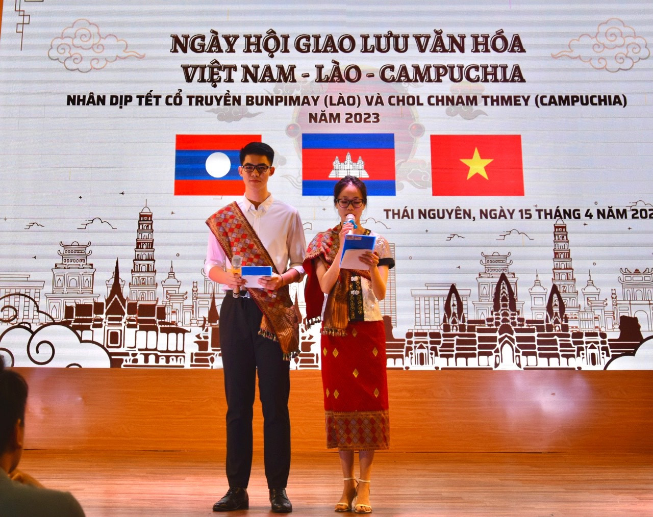 Ngoài việc học, Tuấn còn đảm nhiệm công việc là một MC tại nhiều chương trình, sự kiện. Ngoài việc học, Tuấn còn đảm nhiệm công việc là một MC tại nhiều chương trình, sự kiện.
