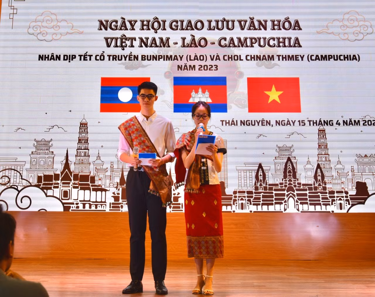 Ngoài việc học, Tuấn còn đảm nhiệm công việc là một MC tại nhiều chương trình, sự kiện.