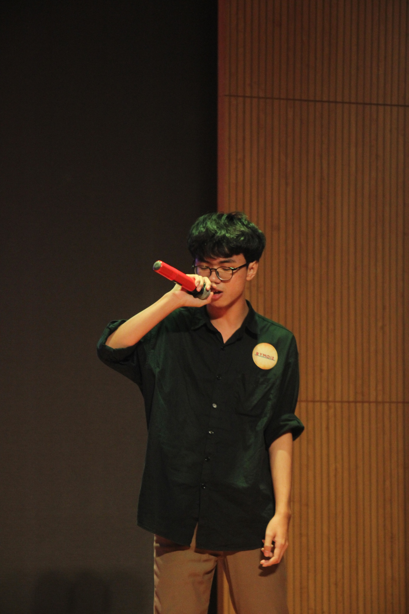 Như Lâm khi tham gia CLB về Rap. Như Lâm khi tham gia CLB về Rap.