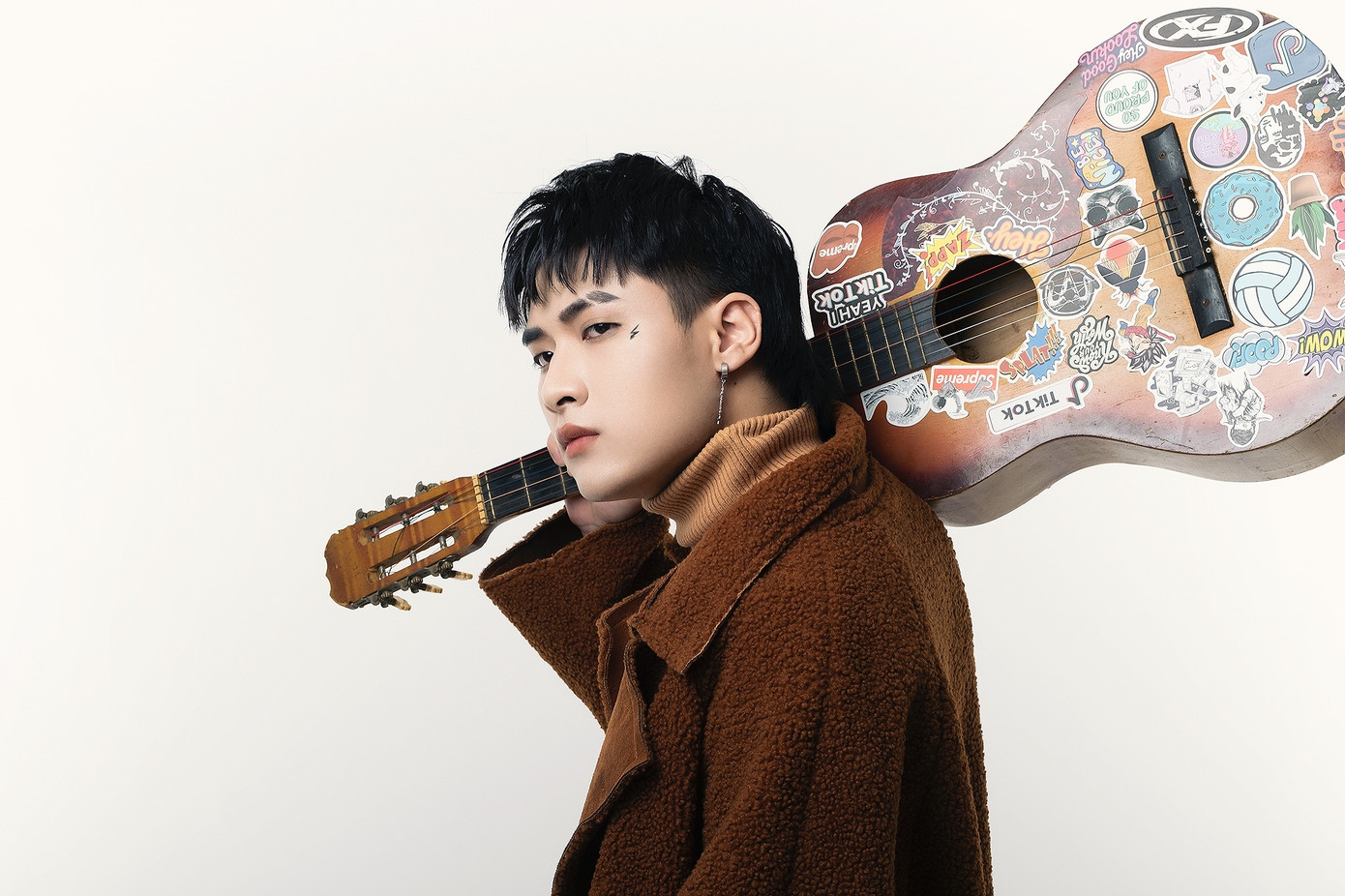 Chàng trai đa tài Đào Nguyễn Ánh. Chàng trai đa tài Đào Nguyễn Ánh.