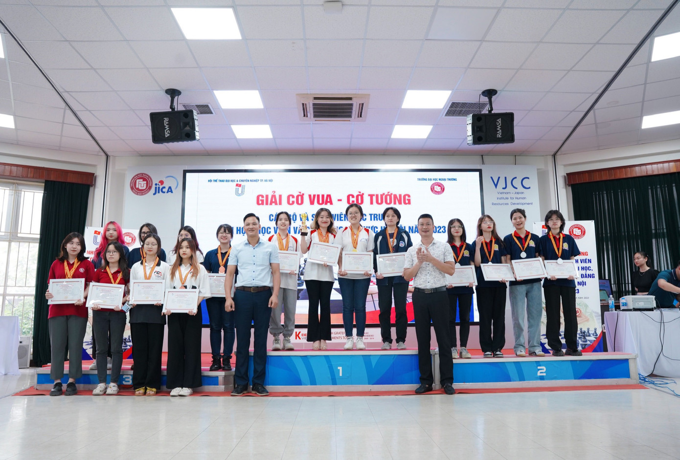 Lê Hạnh đạt Huy chương Đồng và giấy khen Bộ môn Cờ Vua tại giải Cờ Vua - Cờ Tướng các trường Đại học, học viện và Cao đẳng khu vực Hà Nội năm 2023. Lê Hạnh đạt Huy chương Đồng và giấy khen Bộ môn Cờ Vua tại giải Cờ Vua - Cờ Tướng các trường Đại học, học viện và Cao đẳng khu vực Hà Nội năm 2023.