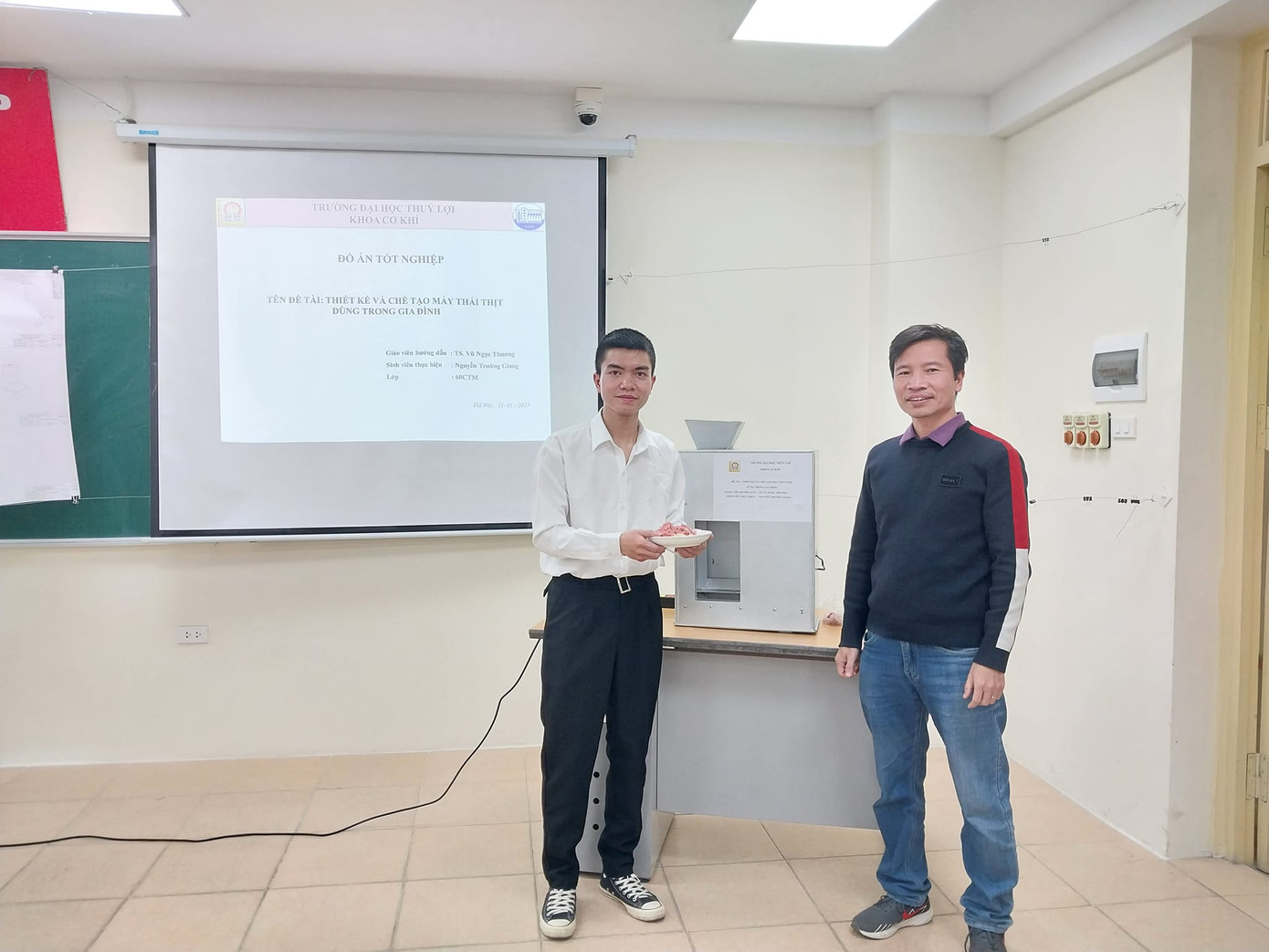 Đề tài Máy thái thịt và rau quả tự động. Đề tài Máy thái thịt và rau quả tự động.