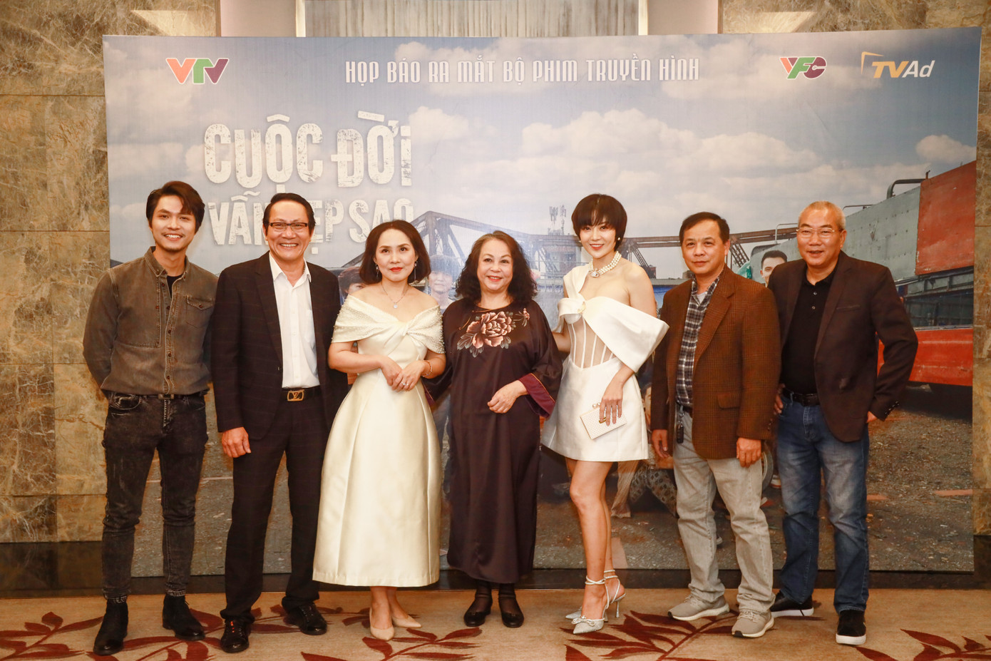 Dàn diễn viên là những gương mặt hot “giờ vàng” của VFC. Dàn diễn viên là những gương mặt hot “giờ vàng” của VFC.