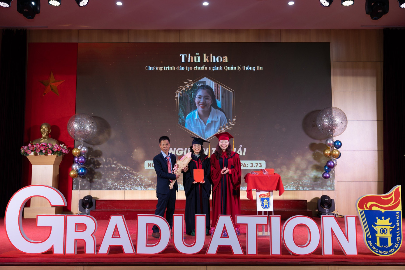 Nguyễn Thị Hải - thủ khoa chuyên ngành Quản lý thông tin, Khoa Thông tin - Thư viện, Trường Đại học Khoa học Xã hội và Nhân văn.