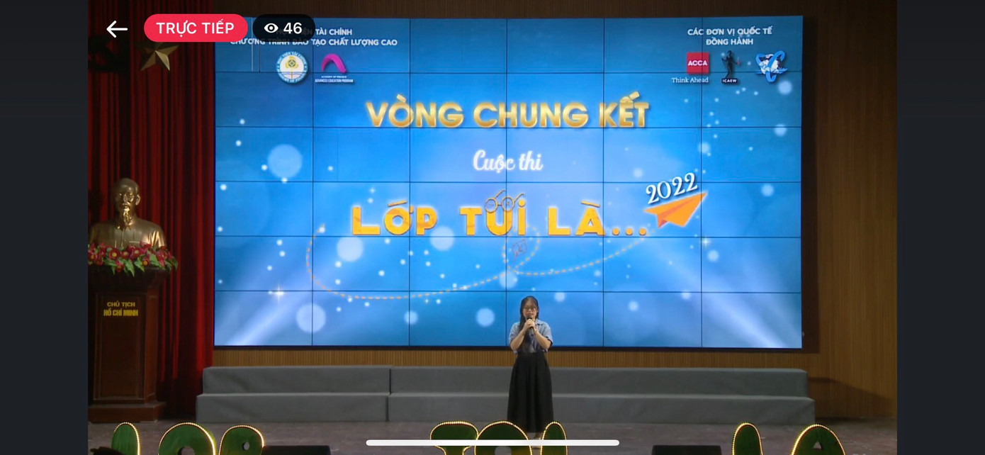 Trà My tham gia thuyết trình tại Hội trường lớn Học viện Tài chính.