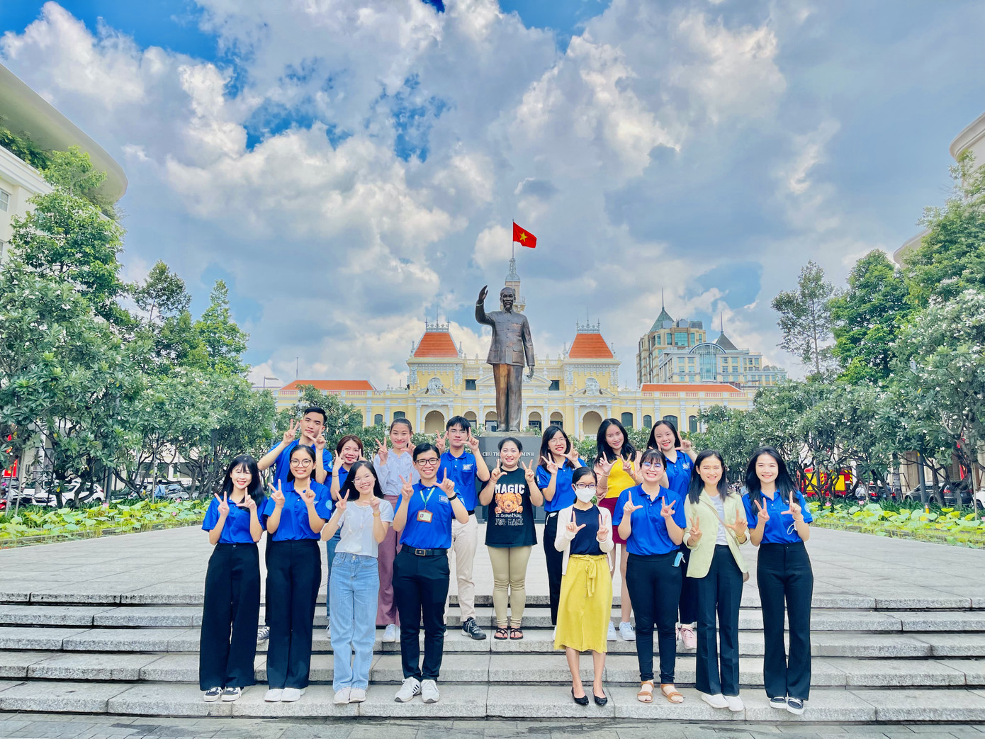 Tham gia Giao lưu đại biểu thanh niên Lào. Tham gia Giao lưu đại biểu thanh niên Lào.