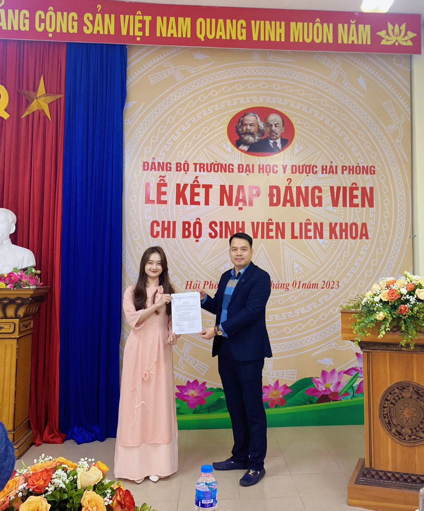 Vinh dự khi được trở thành Đảng viên, một người trong thế hệ trẻ, Hiền luôn cố gắng học tập và làm việc theo phong cách đạo đức Chủ tịch Hồ Chí Minh.