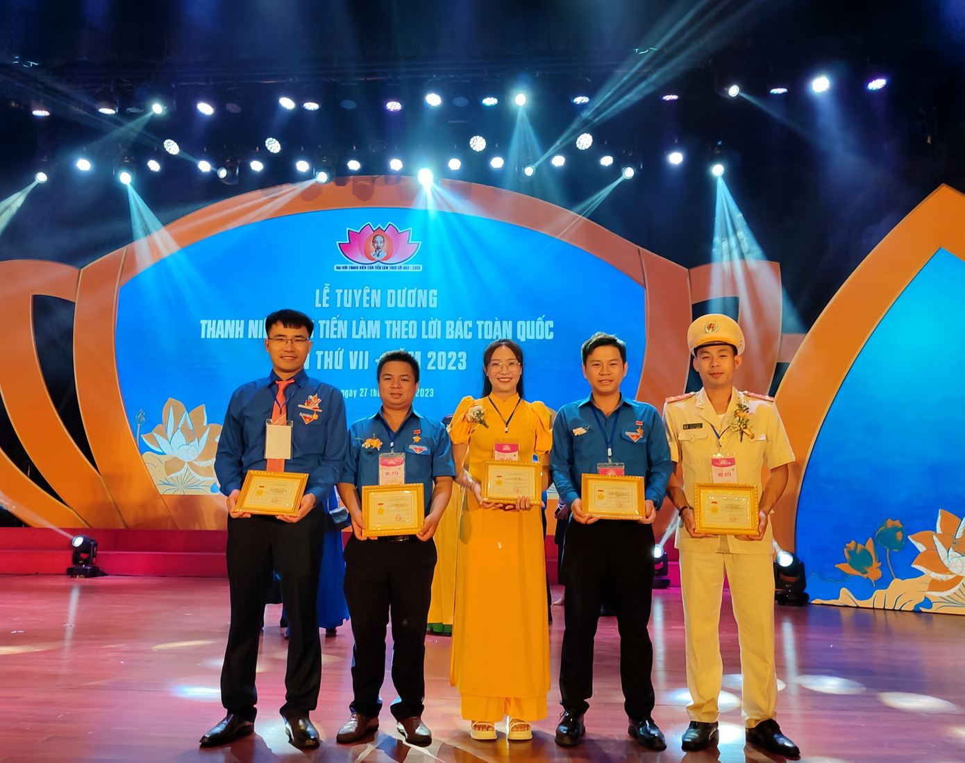 Những thành tích là minh chứng về sự cố gắng và hành trình phấn đấu của Hoài Thu. Những thành tích là minh chứng về sự cố gắng và hành trình phấn đấu của Hoài Thu.