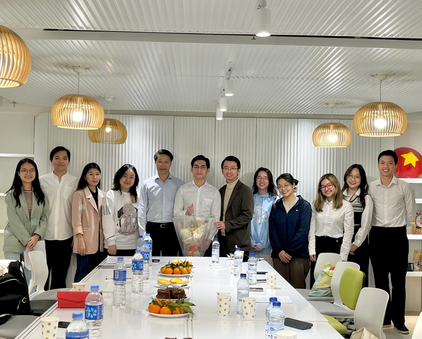 Đắc Hiếu trong buổi Nhậm chức Chủ tịch Hội sinh viên tại Hong Kong. Đắc Hiếu trong buổi Nhậm chức Chủ tịch Hội sinh viên tại Hong Kong.