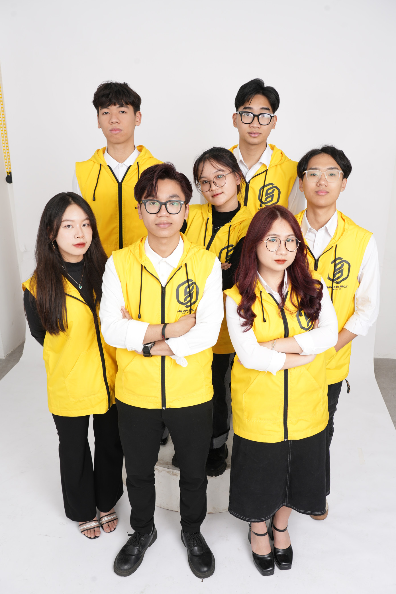 Mình trong đội ngũ Ban điều hành Ban Đối ngoại nhiệm kỳ 2022-2023. Mình trong đội ngũ Ban điều hành Ban Đối ngoại nhiệm kỳ 2022-2023.