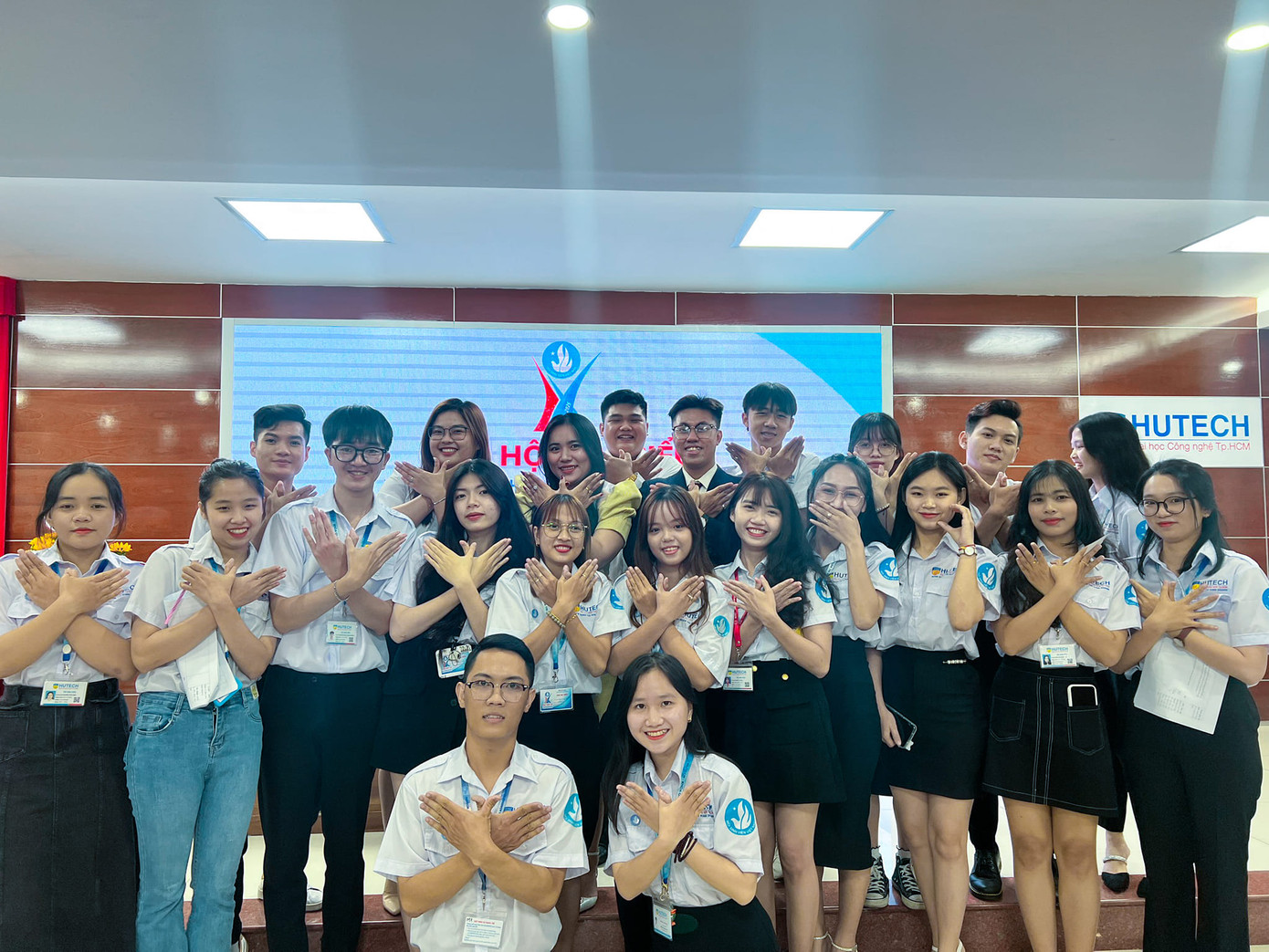 Không ngừng phấn đấu, kết nối và lan tỏa các giá trị của người “Sinh viên 5 Tốt”. Không ngừng phấn đấu, kết nối và lan tỏa các giá trị của người “Sinh viên 5 Tốt”.