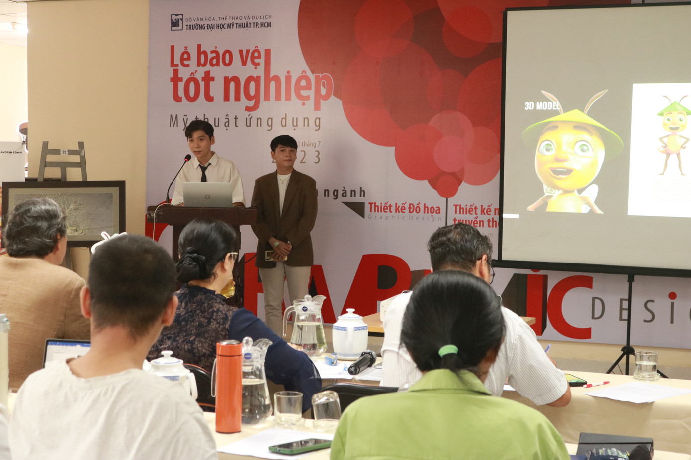 Thủ khoa tốt nghiệp khoa Mỹ thuật Ứng dụng, Trường Đại học Mỹ thuật TP.HCM năm 2023. Thủ khoa tốt nghiệp khoa Mỹ thuật Ứng dụng, Trường Đại học Mỹ thuật TP.HCM năm 2023.