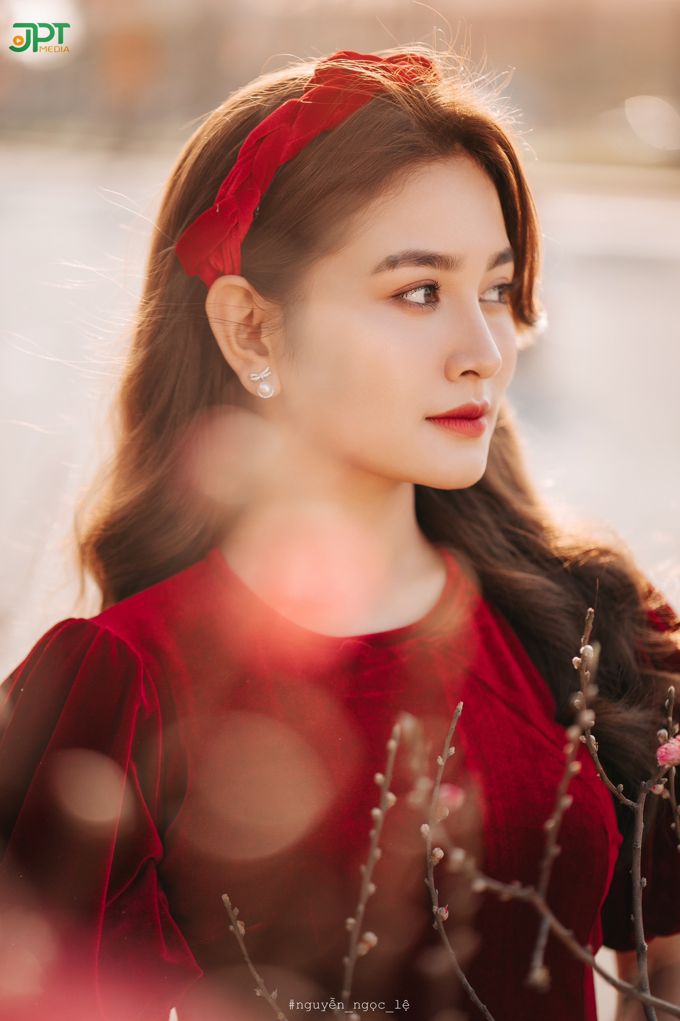 Hoài Phan sở hữu góc nghiêng hài hòa, thanh tú.