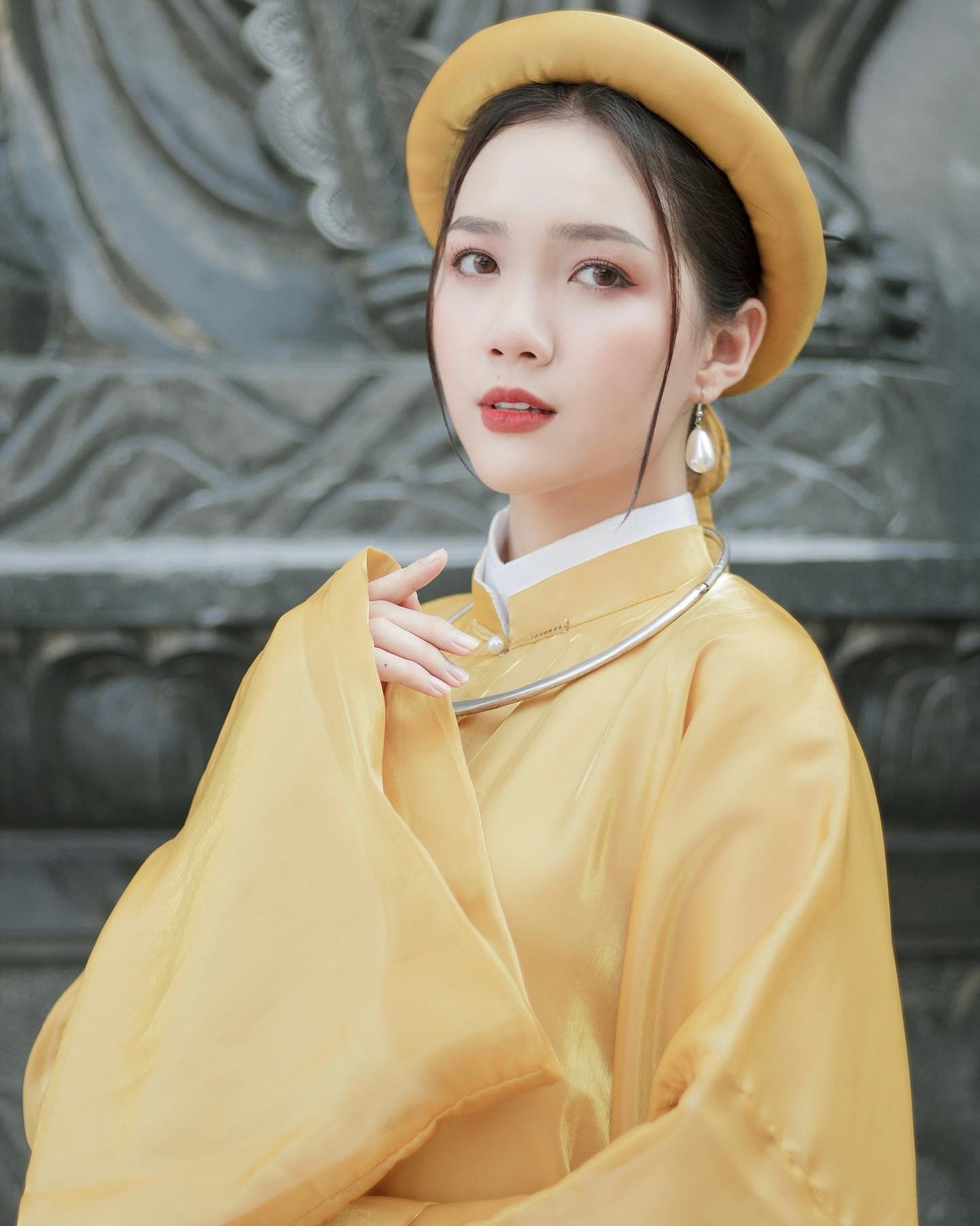 Mỹ Vân sinh ra và lớn lên ở Sài Gòn, cô sắp hoàn thành xong chương trình học chuyên ngành Ngôn ngữ Anh Thương mại tại Trường Đại học Tôn Đức Thắng. Mỹ Vân sinh ra và lớn lên ở Sài Gòn, cô sắp hoàn thành xong chương trình học chuyên ngành Ngôn ngữ Anh Thương mại tại Trường Đại học Tôn Đức Thắng.