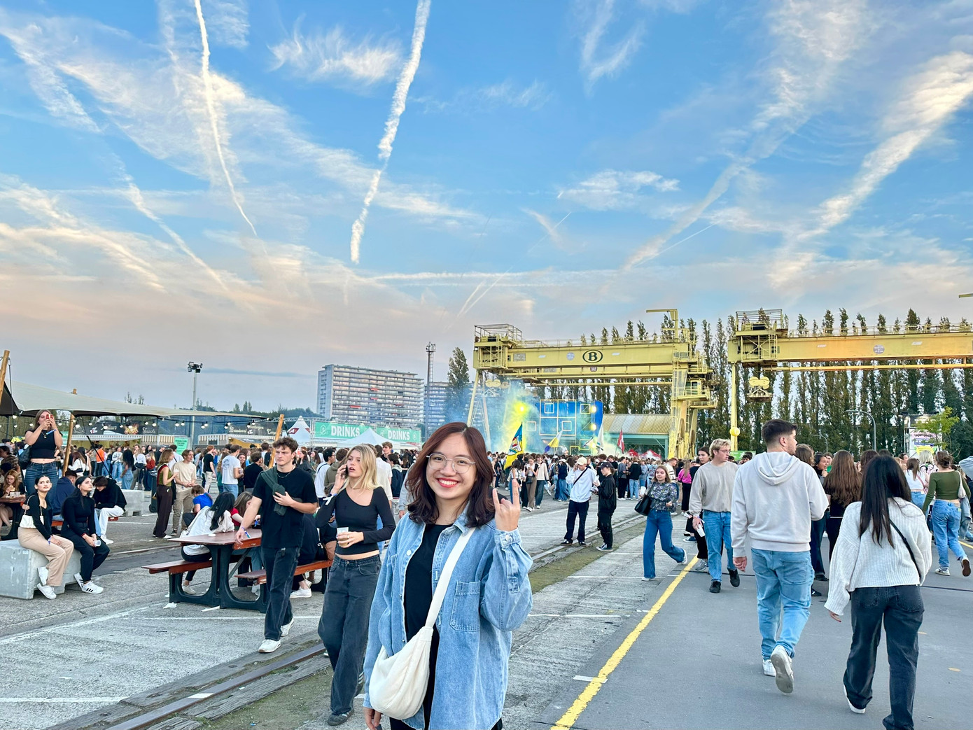 Cô giành học bổng Thạc sĩ toàn phần ngành Dịch tễ học của Đại học Antwerp - ngôi trường của Bỉ.