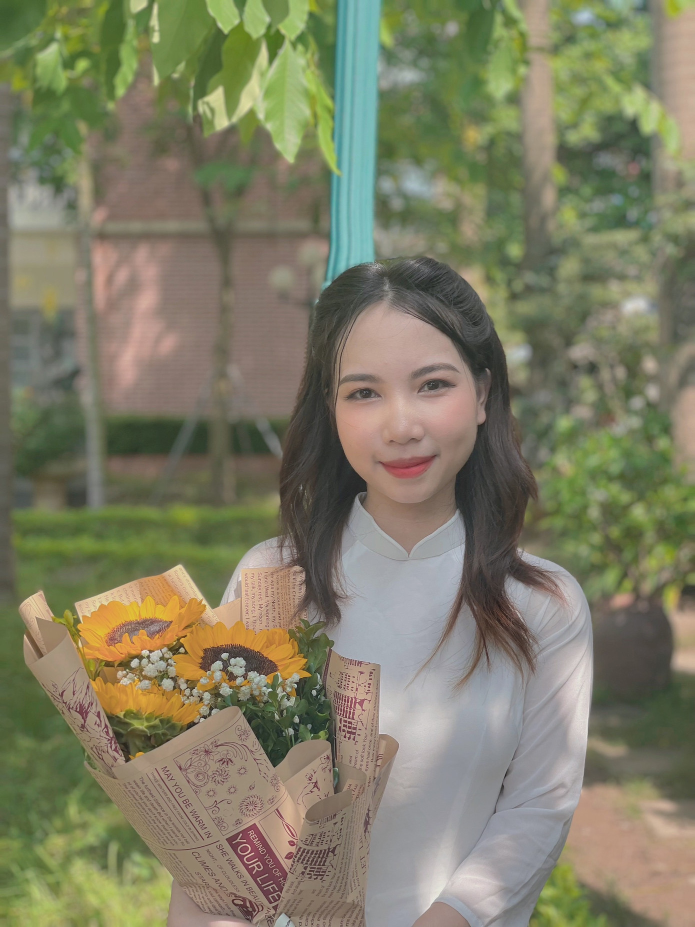 Sau khi đi làm, cô bạn chịu áp lực gấp mười lần so với khi còn học đại học. Sau khi đi làm, cô bạn chịu áp lực gấp mười lần so với khi còn học đại học.