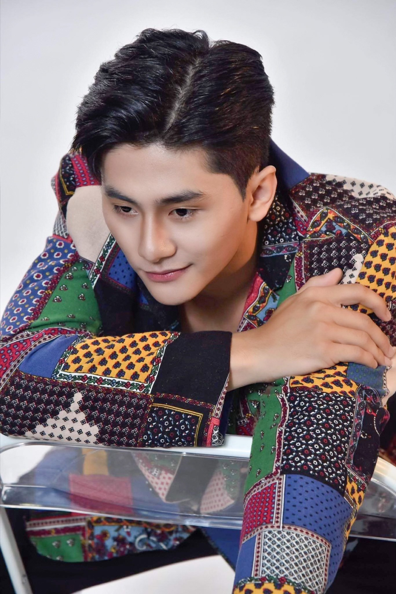 Bên cạnh công việc học, Lưu Phát còn là một diễn viên, MC, người mẫu ảnh tự do.