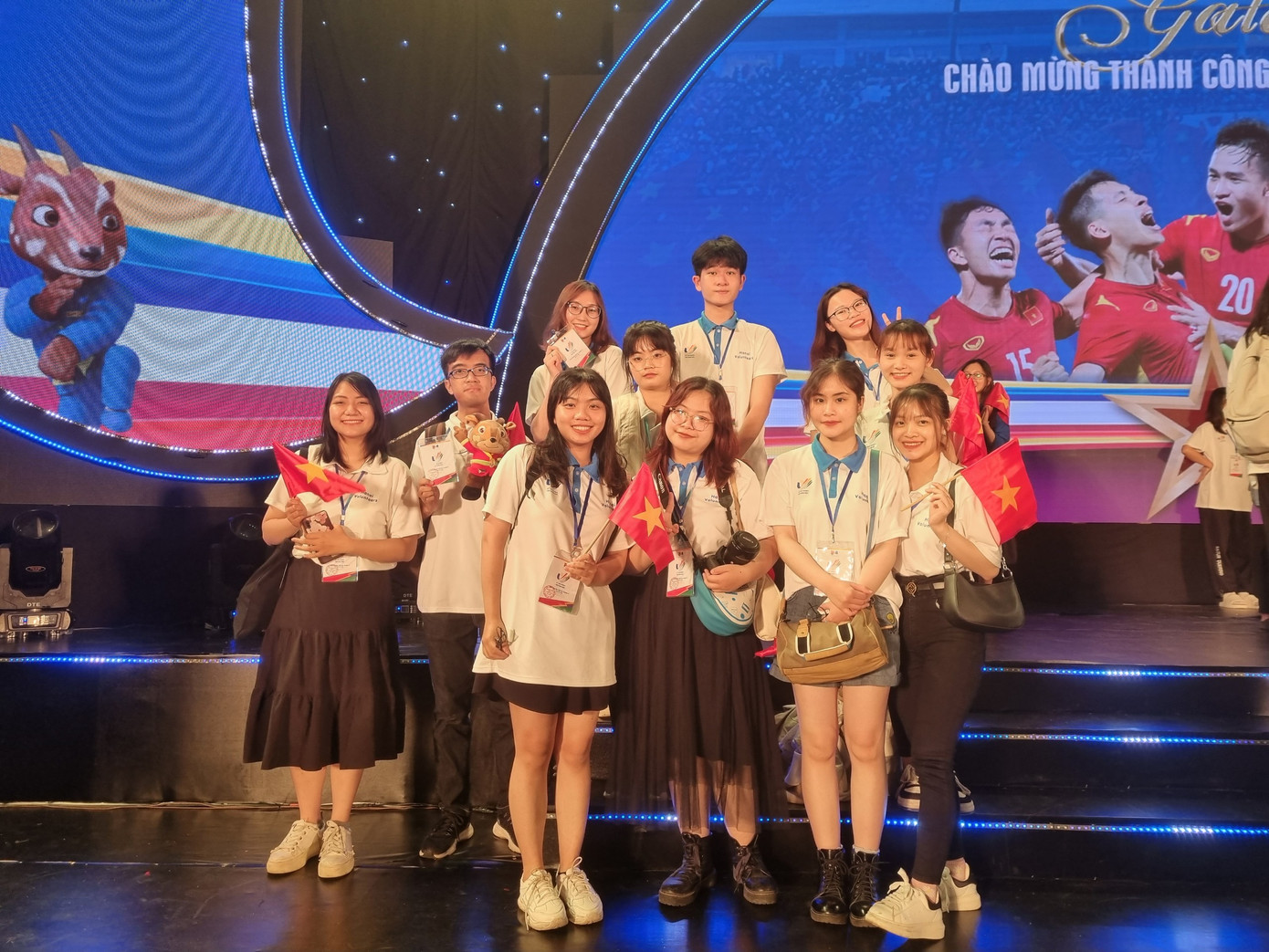 Vũ trong đội hình tình nguyện viên hỗ trợ Sea Games 31 tại nhà thi đấu huyện Đan Phượng. Vũ trong đội hình tình nguyện viên hỗ trợ Sea Games 31 tại nhà thi đấu huyện Đan Phượng.