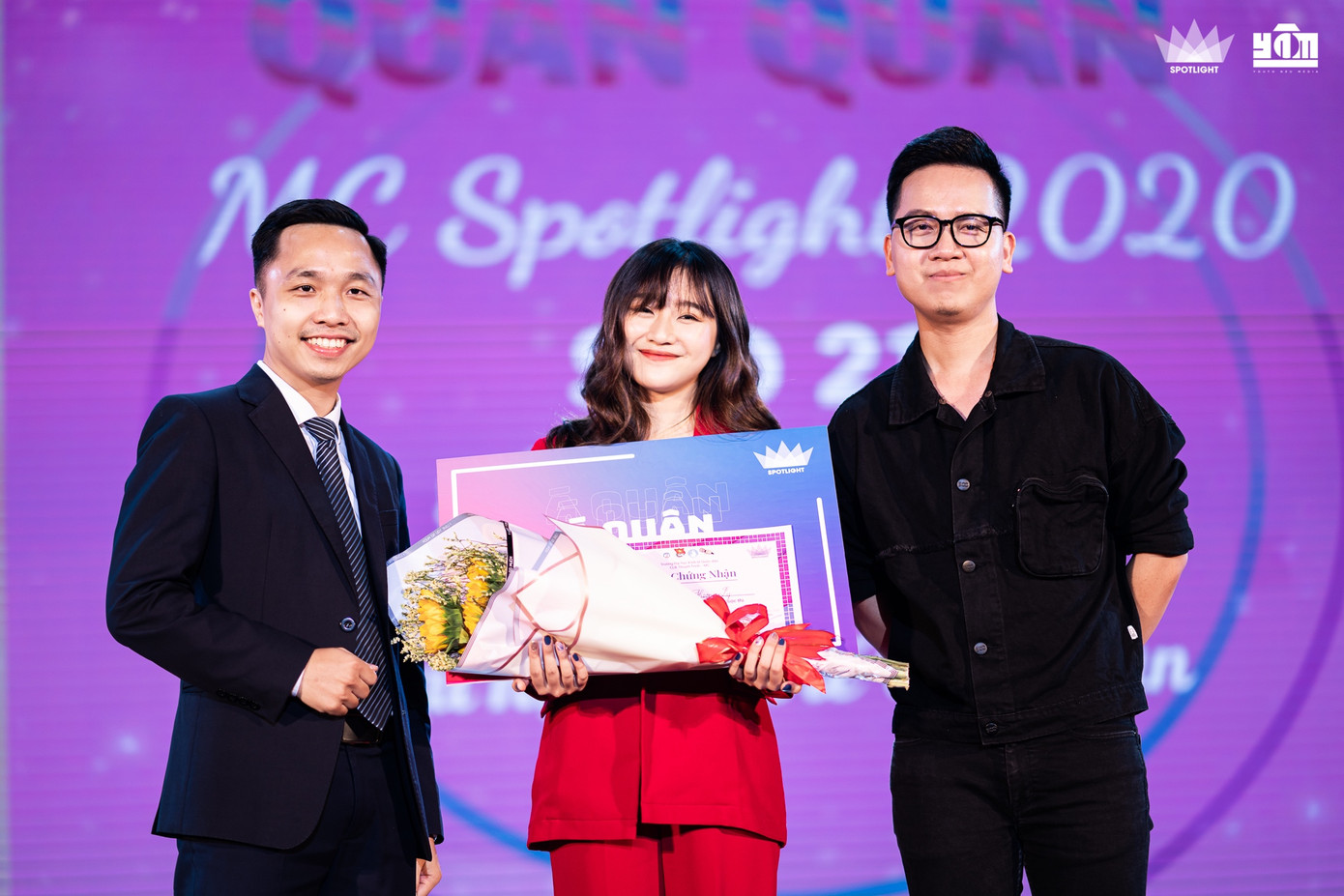 Năm 2020, Hương Ly đã đạt giải Á quân của cuộc thi MC Spotlight - một cuộc thi MC về kinh tế dành riêng cho sinh viên trên toàn miền Bắc.
