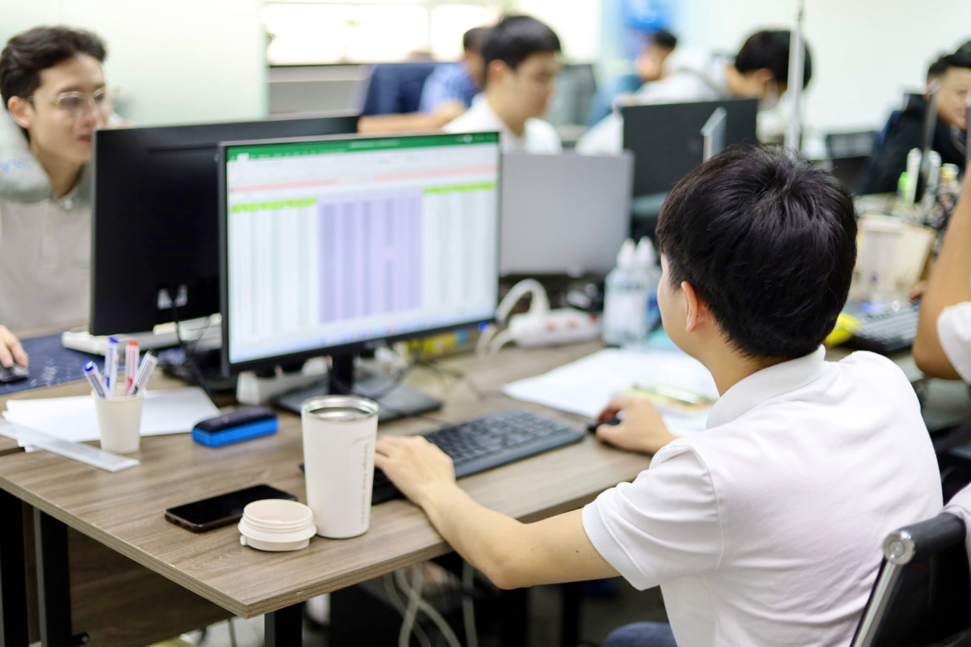 Nhiều bạn trẻ gen Z thay đổi 3-4 chỗ làm chỉ trong vòng 1 năm (Ảnh minh họa).