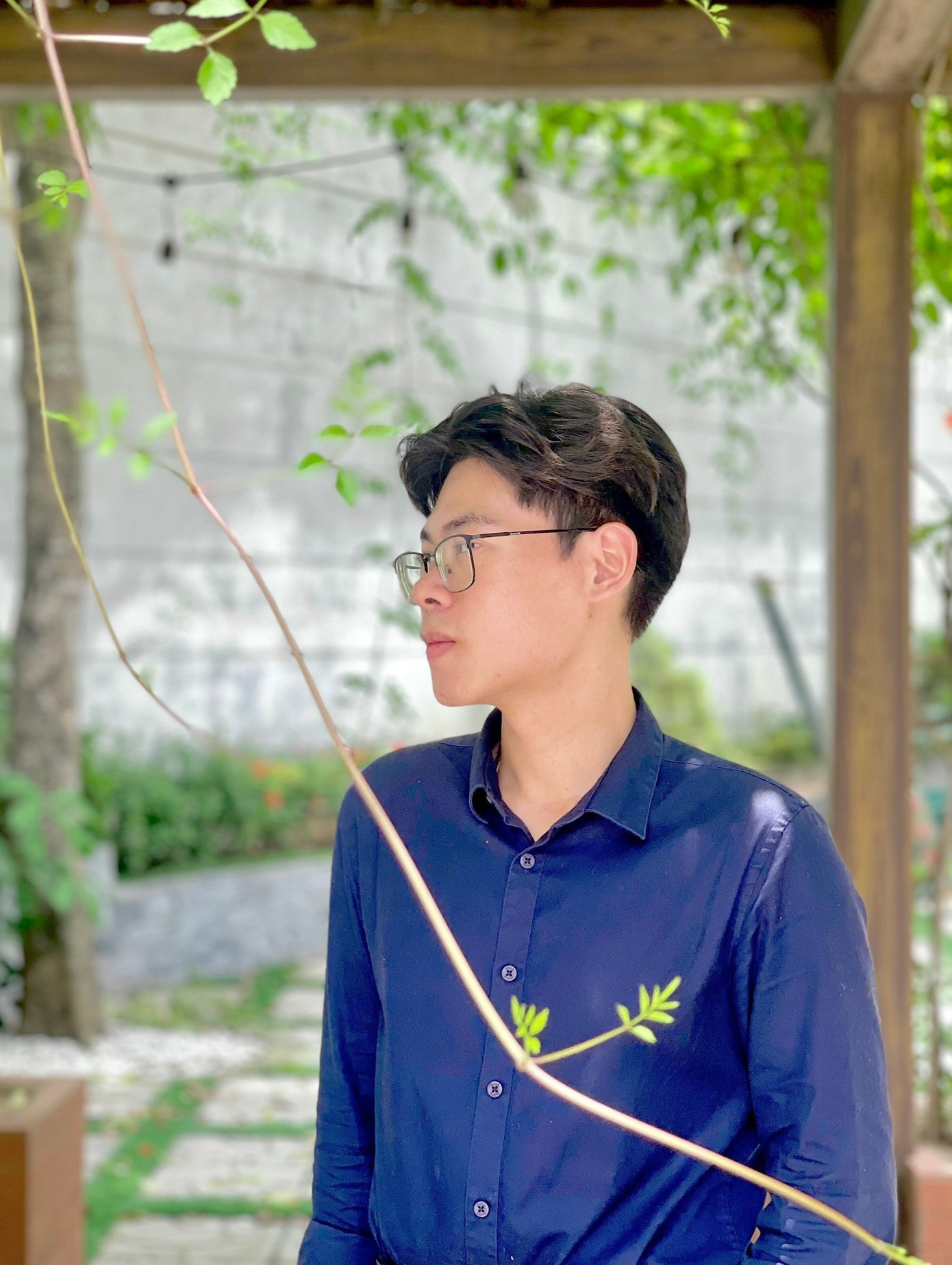 Cậu bạn luôn cố gắng để trở thành một giáo viên trẻ hiện đại.