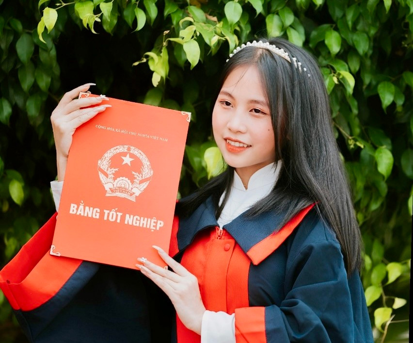 Sùng Thị Cu (sinh năm 2005) là tân sinh sinh viên năm thứ nhất trường Đại học Y Dược Hải Phòng.