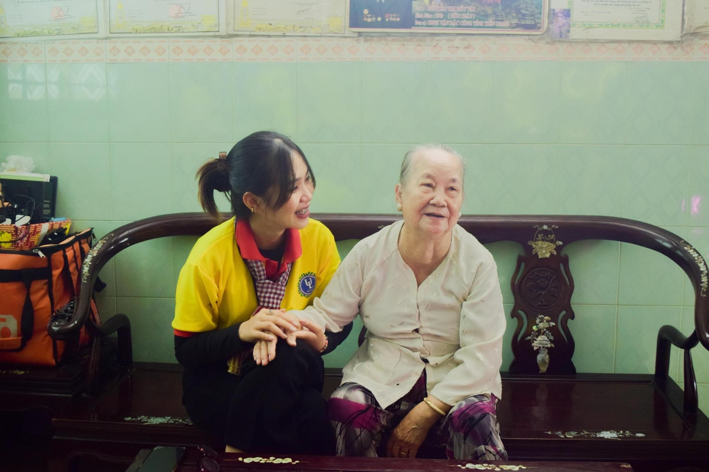 Tham gia và tổ chức nhiều hoạt động tình nguyện vì cộng đồng, xã hội.