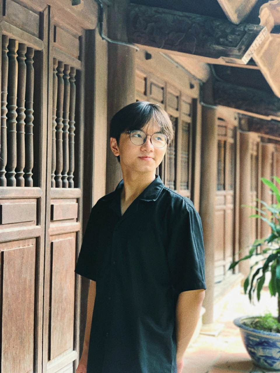 Hữu Bằng là một chàng trai 20 tuổi thích tìm hiểu về những nét đẹp truyền thống của dân tộc.