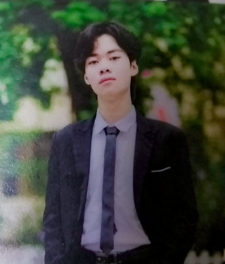 Nguyễn Tuấn Anh, 19 tuổi, là thủ khoa đầu vào khóa 68, khoa Tâm lý học trường Đại học Khoa học Xã hội và Nhân Văn - Đại học Quốc gia Hà Nội. Nguyễn Tuấn Anh, 19 tuổi, là thủ khoa đầu vào khóa 68, khoa Tâm lý học trường Đại học Khoa học Xã hội và Nhân Văn - Đại học Quốc gia Hà Nội.