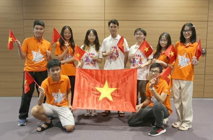 Linh và đội tuyển MOSWC và ACPWC 2023 Việt Nam (Nguồn: Fanpage Microsoft Office Specialist - IIG Vietnam). Linh và đội tuyển MOSWC và ACPWC 2023 Việt Nam (Nguồn: Fanpage Microsoft Office Specialist - IIG Vietnam).