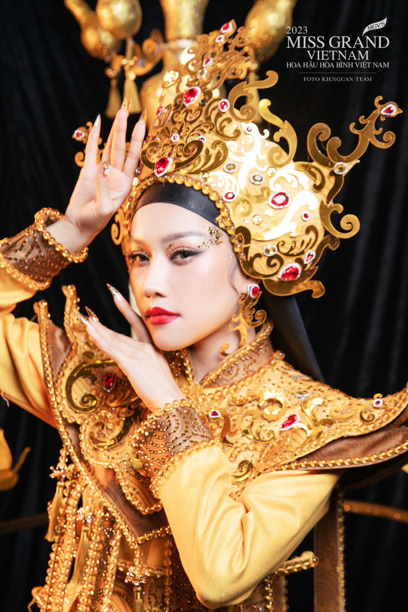 Bùi Thị Thanh Thủy đã thể hiện xuất sắc từ thần thái, biểu cảm và tinh thần của điệu múa.