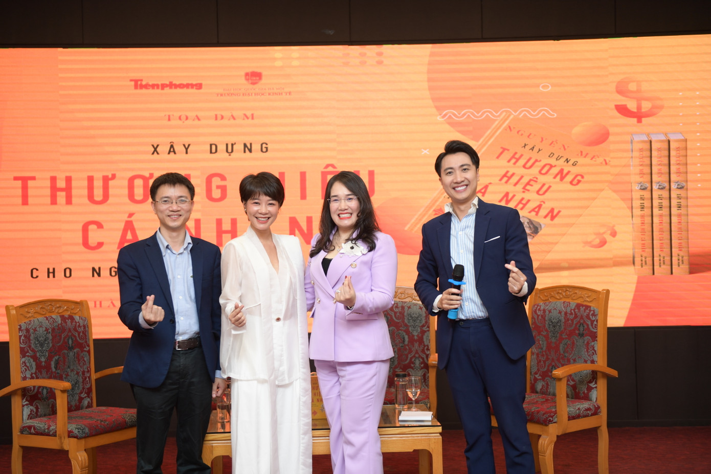 Các diễn giả của toạ đàm là những người đã thành công trong việc xây dựng thương hiệu cá nhân. Các diễn giả của toạ đàm là những người đã thành công trong việc xây dựng thương hiệu cá nhân.