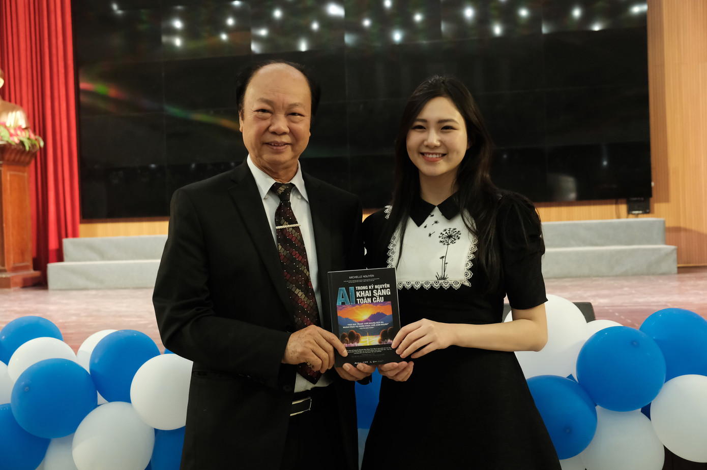 Cô nàng có cơ hội học hỏi, gặp gỡ và tiếp thu nhiều giá trị bổ ích.