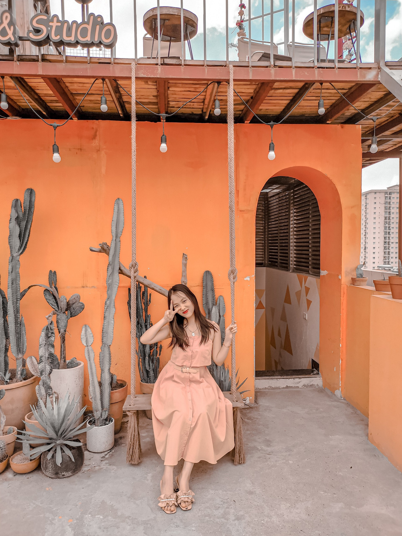 Tô Thị Lan Anh - lớp 61QT.Mar1, ngành Quản trị kinh doanh. Tô Thị Lan Anh - lớp 61QT.Mar1, ngành Quản trị kinh doanh.