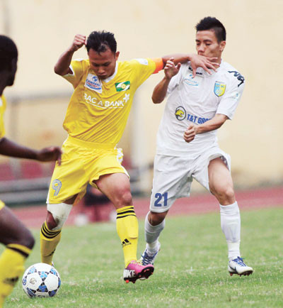 Cuộc chiến SLNA-Hà Nội T&T chiều chủ nhật này có ý nghĩa quyết định với cả hai đội. ảnh: VSI