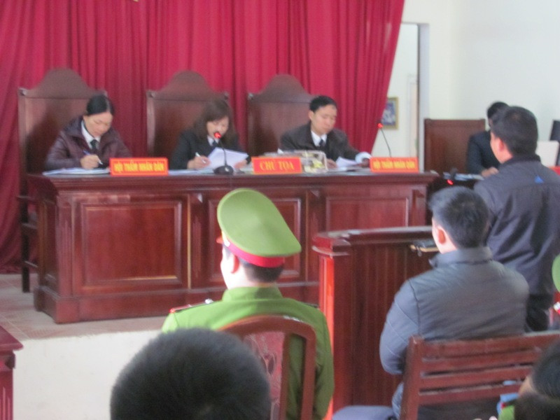Bị cáo Trường đột ngột đề nghị thay đổi Kiểm sát viên. Ảnh: Duy Chiến
