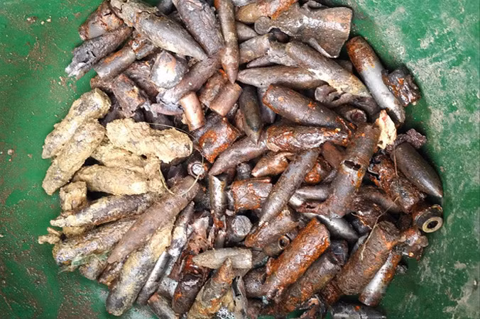 Thôn Quan Độ sau vụ nổ một ngày, cảnh tượng tan hoang ảnh 2