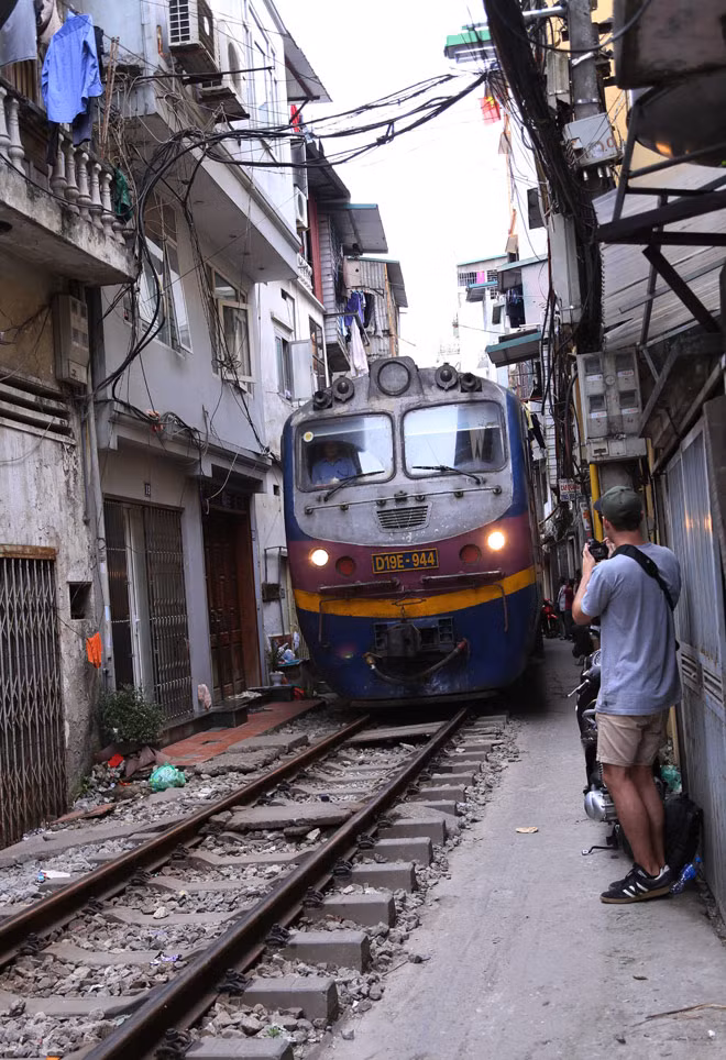 Cả nghìn đầu máy, toa tàu sắp thành sắt vụn ảnh 1