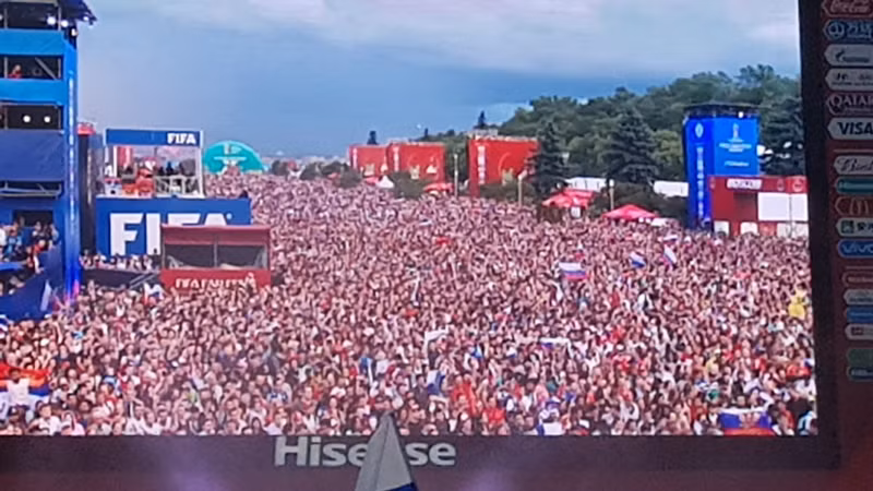 Ký sự World Cup 2018: Xem Nga đá trên đồi Lenin ảnh 5