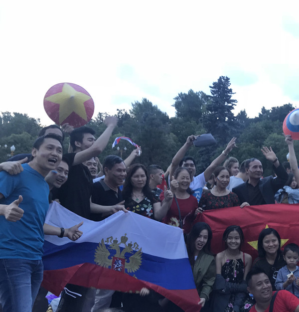 Ký sự World Cup 2018: Xem Nga đá trên đồi Lenin ảnh 4